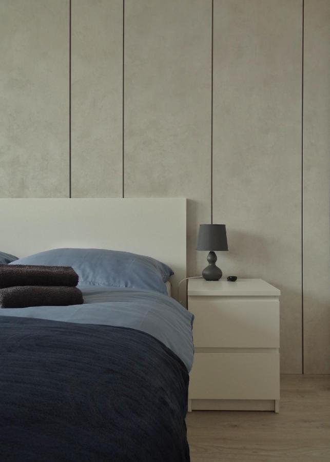 Top Urban Apartment - Free Parking, Green Energy, Modern Style Bratislava Esterno foto