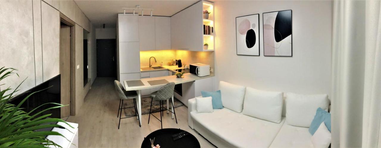 Top Urban Apartment - Free Parking, Green Energy, Modern Style Bratislava Esterno foto