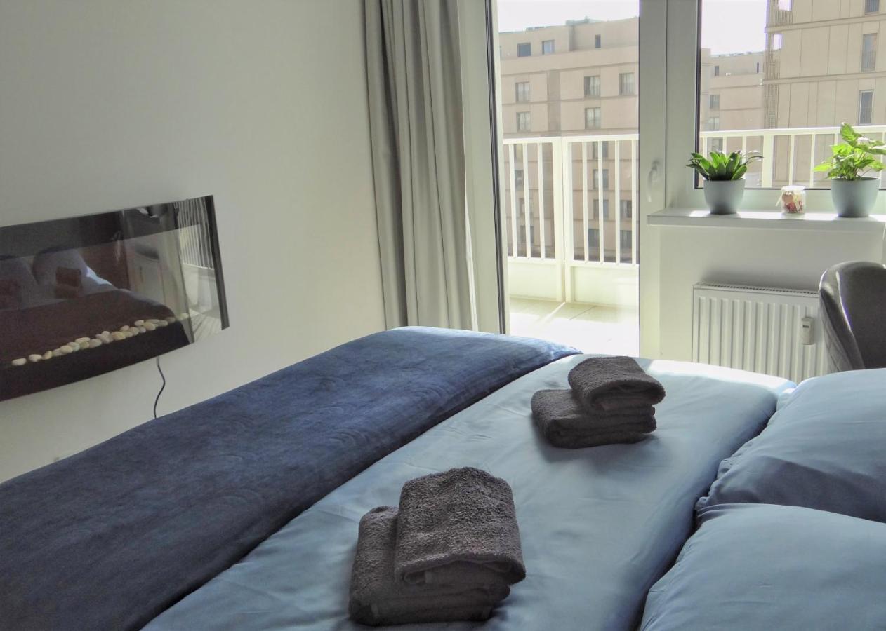Top Urban Apartment - Free Parking, Green Energy, Modern Style Bratislava Esterno foto