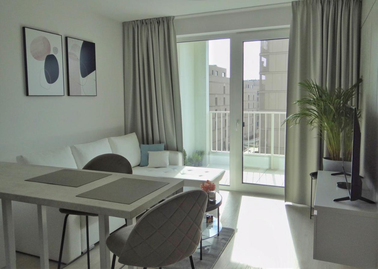 Top Urban Apartment - Free Parking, Green Energy, Modern Style Bratislava Esterno foto
